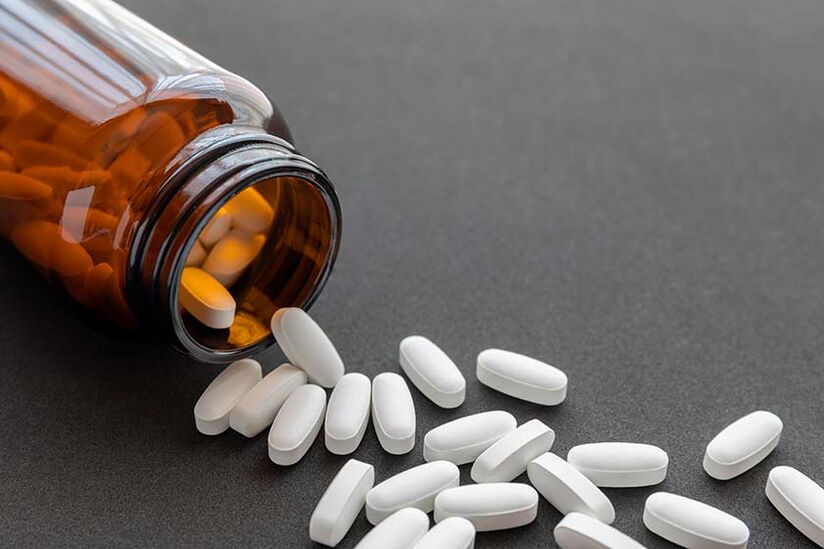 Antibiotics are against -Indicates with alcohol